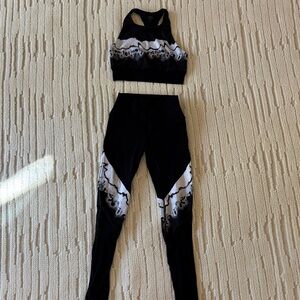 Alo Yoga Athletic Set with Mesh (XS & S)